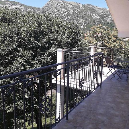 Apartmani Viza Рісан Екстер'єр фото